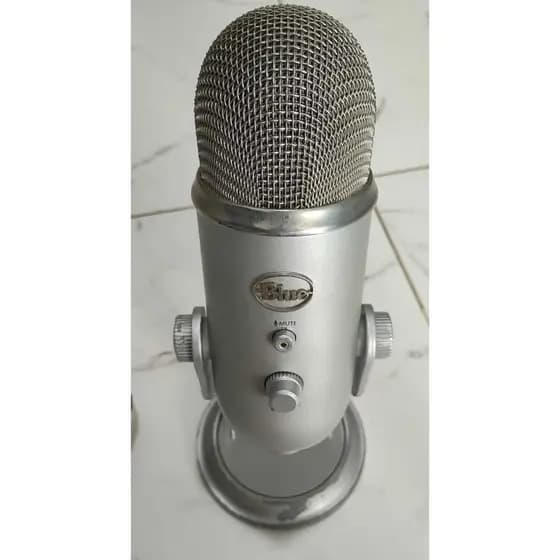 Microfone Condensador USB Blue Yeti - Usado