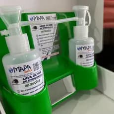KIT LAVA OLHOS DE EMERGENCIA QUADRO COM 2 DUCHAS 500 ML MAPASEG