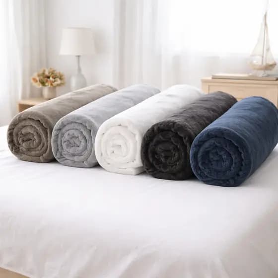 Kit 10 Mantas Casal Padrao Antialergica Cores Sortidas  2,00m X 1,80m Fleece Toque Suave Lisa E Estampada