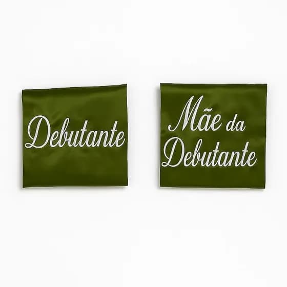 robe verde oliva debutante e mãe da Debutante