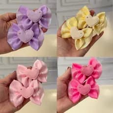 Par de Laços Infantil para meninas com Coração e brilho cores candy