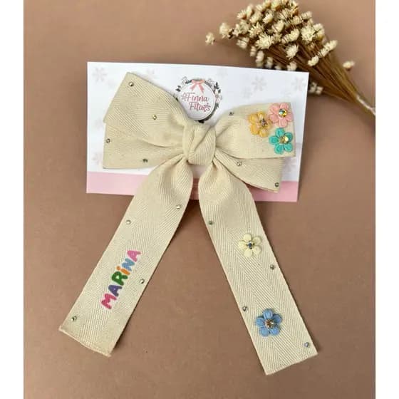 laço pontas com nome, presilha infantil, acessório cabelo menina, presente personalizado infantil