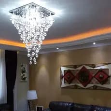 LUSTRE DE CRISTAL PARA SALA DE JANTAR , SALÃO DE FESTA,COM 80 CM DE ALTURA, BASE DE INOX POLIDO 42X42 CM