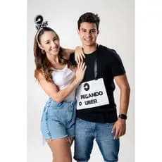 Tiara + plaquinha uber casal carnaval