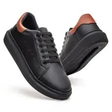 Sapatenis Casual Sola Alta Preta Oversize Sneaker Preto e Caramelo Ajuste Cadarço