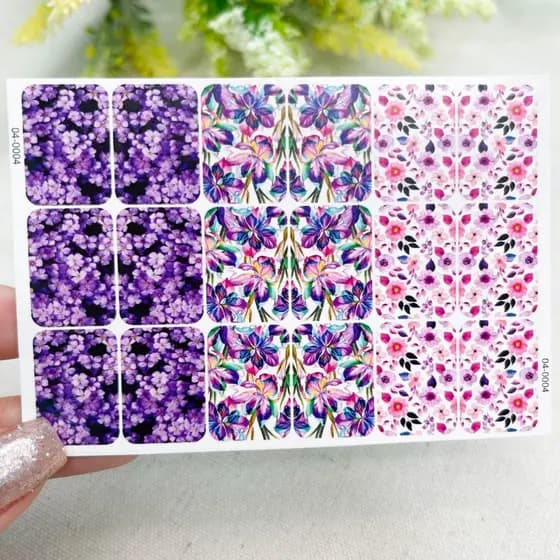 Adesivos de unhas floral cores roxo e lilás  / Adesivos,películas,unhas,nails art,unhas decoradas,decoração de unha,unha delicada,cartela de unha,Queyti películas para unhas,não é adesivo 3d,não é artesanal