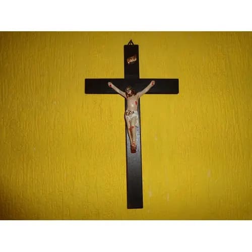 Crucifixo De Parede Em Madeira (p) 32 Cm X19 Cm