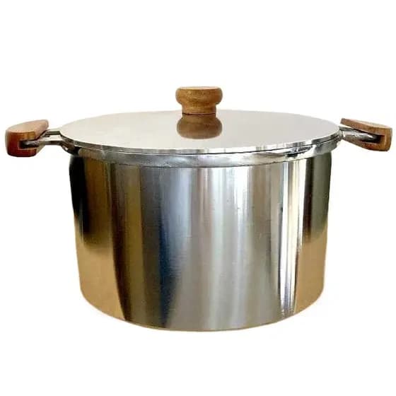 Caldeirão fundido Batido Grosso, Grande 24cm 5.5 litros, polido marca Extang.