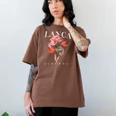 Camiseta Oversized Moda Estilosa Verão Lança Perfume Rosas Unissex