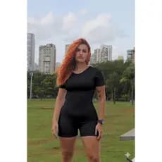 Macacão macaquinho Sophie de manguinhas e shorts costas nuas moda gringa blogueira fitness casual basic festas