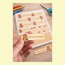 Kit com 72 Etiquetas Escolares Personalizadas com Foto ou personagem, ideal para material escolar, prova D'agua