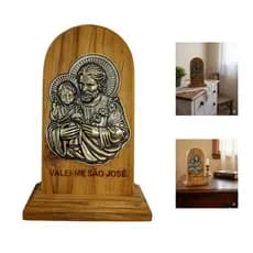 Adorno de São José em Madeira Teca e Metal Cor Ouro Velho Enfeite Decoração de Mesa Peça Exclusiva