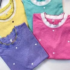 Blusa Tshirt Babylook Camiseta gola detalhe lurex Poa Coração