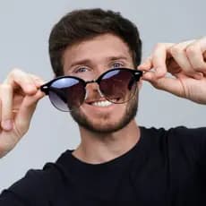 Oculos Alternativo Pequeno de Sol Masculino Feminino Aro Metal Dourado Degrade Estiloso