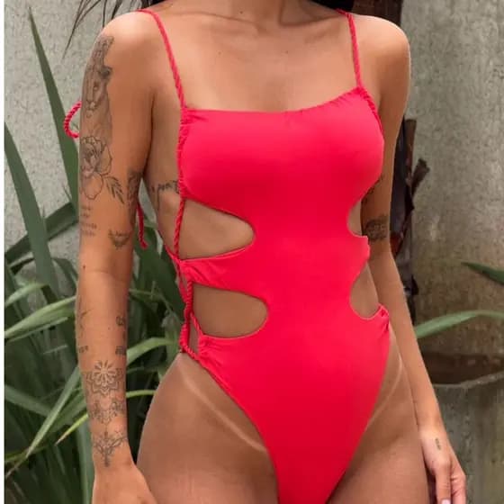 Maiô Feminino com Recortes Detalhes em Macramê Luxo Blogueira - Tamanho M (38/42)
