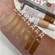 Base Fluida Skin Tint Ruby Kisses Efeito Natural Leve Hidratante Cobertura Suav Pele Uniforme Diária