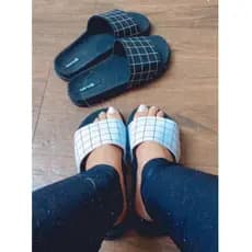 Chinelos Slides Grid Solaris Preto e Branco Moda Blogueira