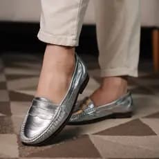 Mocassim Feminino em Couro Confortável Leve Salto Baixo Moda Evangélica Casual Várias Cores
