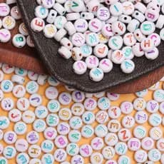 50 Pçs 6.5mm Moda Mix Cores Estilos Letras Contas Para Pulseira Colar Telefone Corrente Jóias Fazendo DIY Acessórios Art