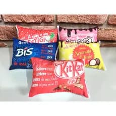 Almofadinha Frases Namorados SEM bolso com enchimento - 19x13cm - frases chocolate PRÉ VENDA