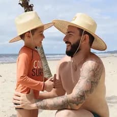 2 Chapéus Pai e Filho Kouk Authentic Palha Praia Aba Grande Comemoração Dia dos Pais Idênticos Moda