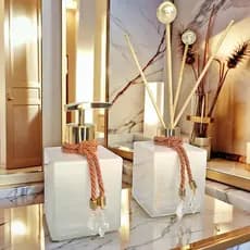 Kit Lavabo Vidro Branco Saboneteira e Aromatizador de Ambiente Decoração Luxo Casa Nova Bandeja