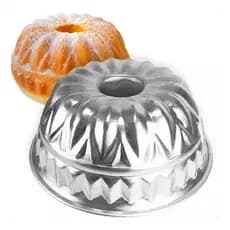 Forma de Bolo Decorada Ornamentada em Alumínio 23,5 cm com Furo Central