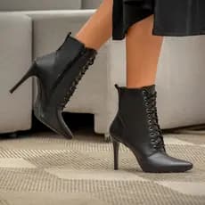 Bota Coturno Cadarço Frontal Feminino Bico Fino Cano Curto Confortavel e Elegante