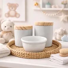 Kit Higiene Bebê Porcelana Branca Tampa Em Madeira 3 Peças Maternidade