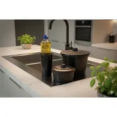Kit Pia 3 Peças de Plástico – Porta Detergente + Porta Esponja + Lixeira – Organização Cozinha Clean