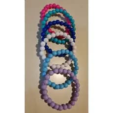 Pulseira Bolinha Cores 8mm + + caixinha coração acrilico 2,8 x3,5 cm