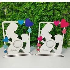 Porta Retrato Gestante com foto do bebe na barriga da mae em mdf branco, incluso a foto personalizado com o nome do bebe