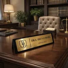 Placa de identificação de mesa em acrilico e abs dourado 22cm largura personalizado a laser