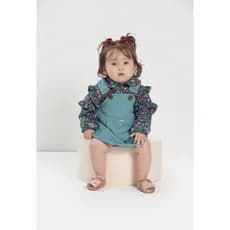 Conjunto Jardineira e blusa floral - roupa de menina