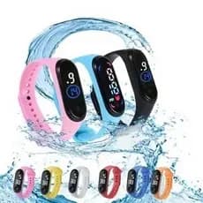 Kit 30 relógio digital a prova d'agua (Cores sortidas) Kit 30 relógio digital a prova d'agua relógio