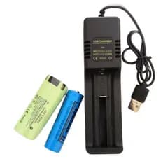 Carregador de bateria  USB Li-ion de 3,7v a 4.2v Bivolt Regulável 18650 16340 18500 26650 21700