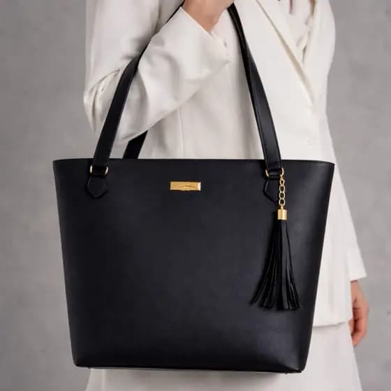 Bolsa Sacola Feminina Moderna Zíper Reforçado e Detalhes em Metal Dourado