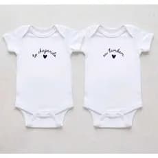 BODY PARA BEBÊS GÊMEOS - ESTOU CHEGANDO / EU TAMBÉM ROUPA ENXOVAL