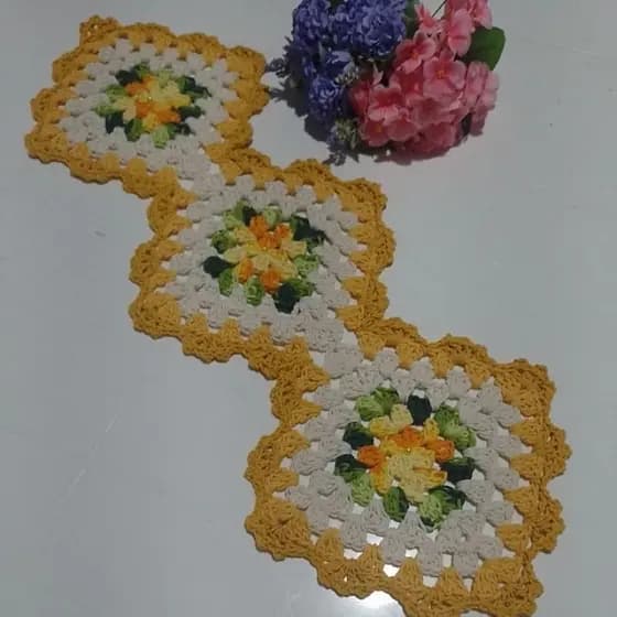 Mini trilho/Caminho/Centro/Centrinho de mesa em crochê