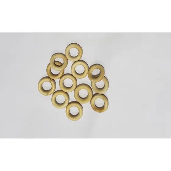 Argola Madeira Natural cor Marfim  - 20 mm  2.0 cm Macramê Artesanato acabamentos em saias blusas