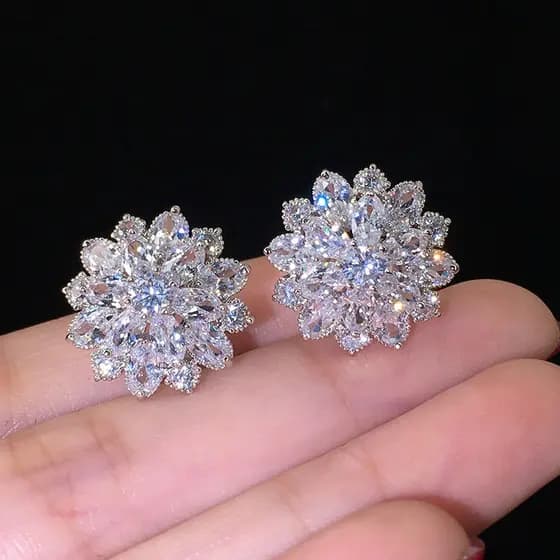 Brincos de floco de neve de zircão requintados para mulheres Brinco de flores de cristal de strass brilhante de natal