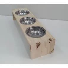 Comedouro triplo feito em madeira tipo Pinus com potes em aluminio
