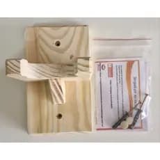 Suporte para violão feito em madeira pinus de ótima qualidade