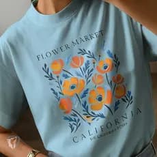 Camiseta Floral “Flower Market” Estilo Vintage | Casual e Inspiradora