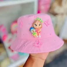Bucket  infantil/ chapéu infantil /Bucket personalizado com bonequinha de Biscuit / chapeuzinho infantil rosa
