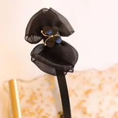 Tiara  delicada preta  / Arco infantil/ Tiara  infantil  / Arquinho infantil de organza  / Diadema C com borboleta