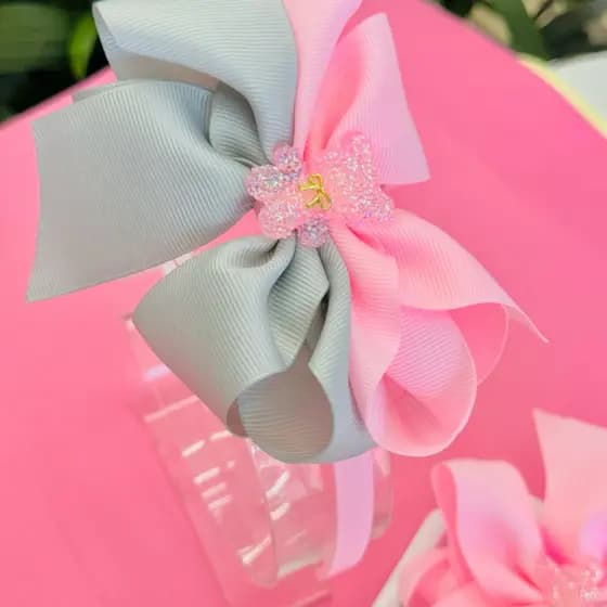 Tiara infantil  / Tiara luxo / arco infantil/ tiara Rosa  e cinza  /  laço B / aplique urso