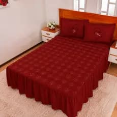 Kit Cobre Leito 3 Peças Casal Matelada Bordada Eu te Amo com Babado em Toda Volta Cores Variadas