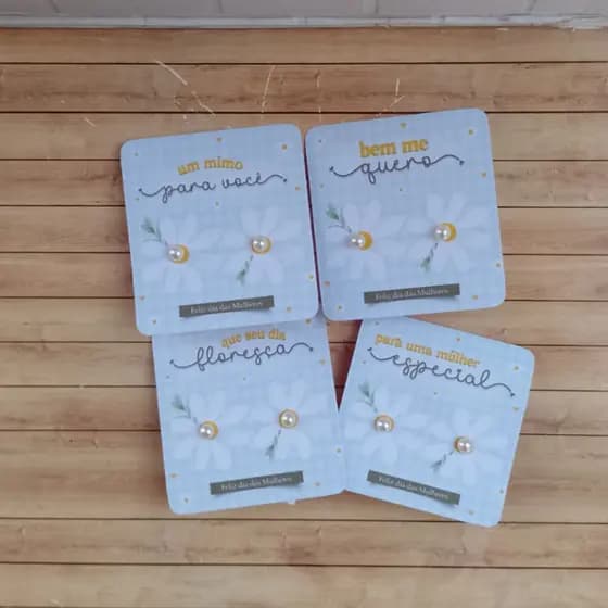Tag Dia das Mulheres com Brinco de Pérola – Lembrancinha para Clientes | Kit 50 Pares