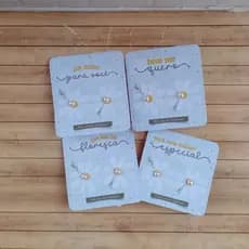 Tag Dia das Mulheres com Brinco de Pérola – Lembrancinha para Clientes | Kit 50 Pares